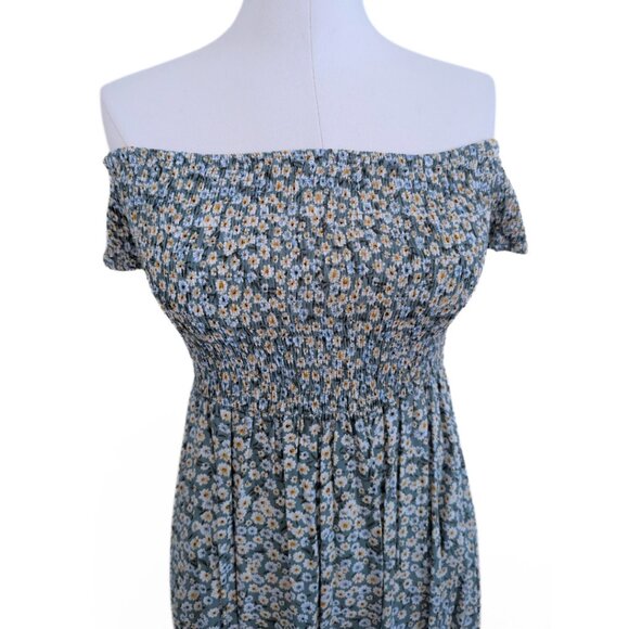 Gorgeous off-shoulder maxi dress - Picture 5 of 12